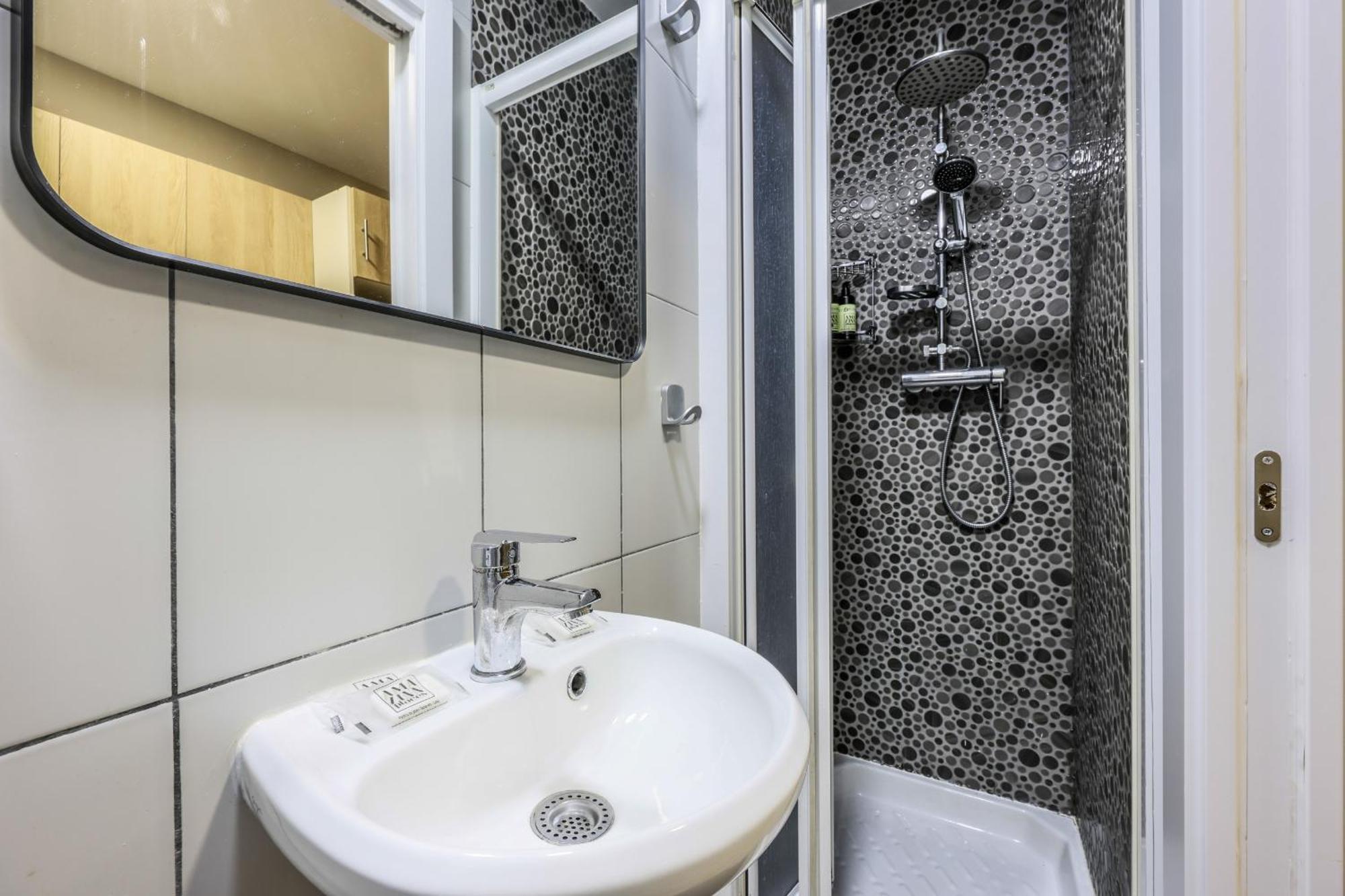 Nuevo Apartamento Funcional En Chamberi Madrid Esterno foto